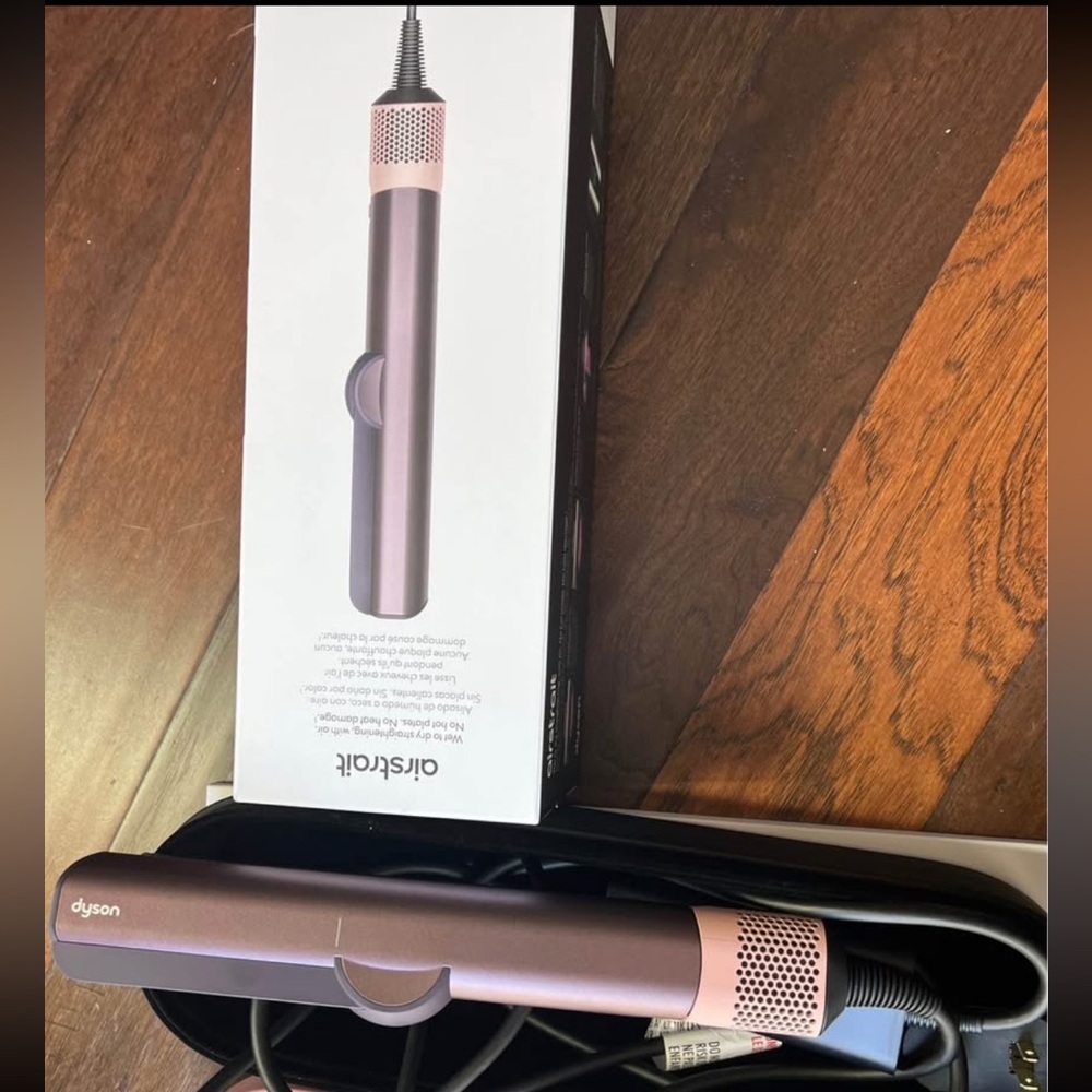 Dyson Airstrait™ dryer and straightener *USED 3x*